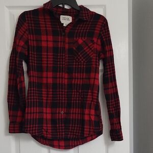 Field & Stream Womens Red and Black Plaid Button Down Shirt